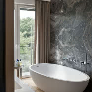 Krakowski apartament w kamieniu i drewnie - wykończenie go zajęło trzy lata!