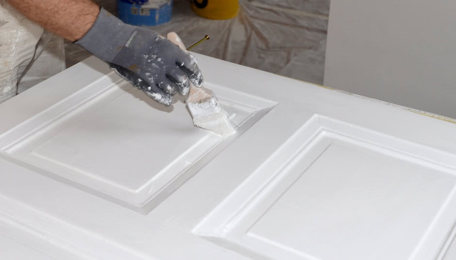 Pomysł na stare drzwi: jak je odnowić?