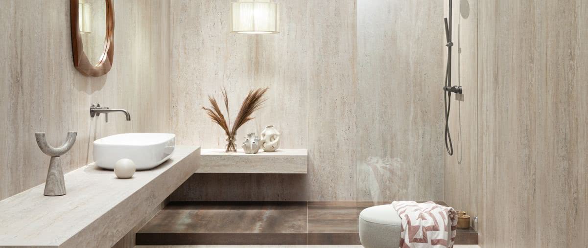 Trend tile drenching. Łazienka, w której kolor i materiał grają główną rolę 