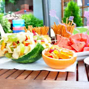 Stół w letniej aranżacji, fot. Kasiunia23