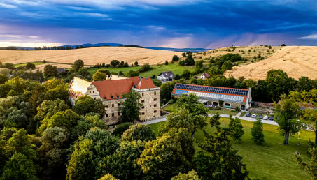 Zmysłowy odpoczynek jesienią w renesansowym zamku