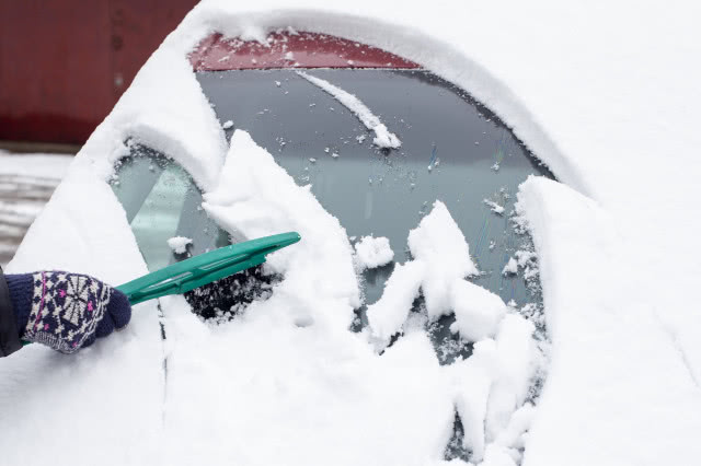 skrobaczka do śniegu