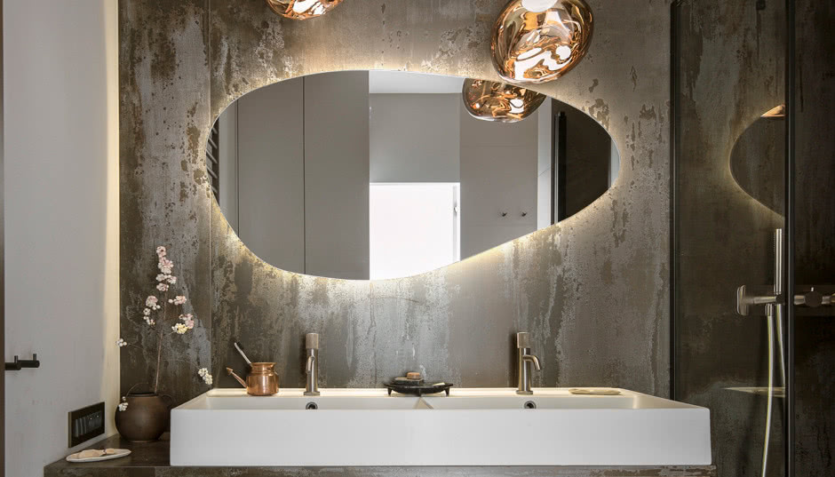 Lustra podświetlane w aranżacji wnętrz - trendy, inspiracje, ciekawe rozwiązania