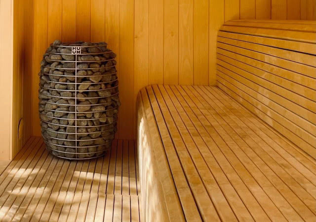 sauna z półokrągłą ławką