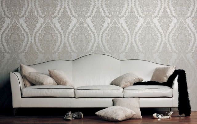 Tapeta tkaninowa z kolekcji Platina marki Giardini, wykonana ze 100% lnu, jest połyskująca, ma delikatną kolorystykę, DEKORIAN