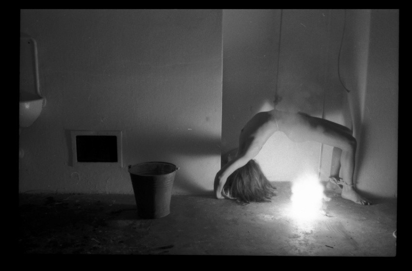 Tibor Hajas, z serii: Biczowanie obrazu, 1979,...