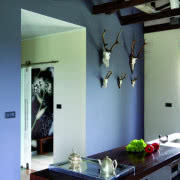 W białej łazience (gościnnej) można za to...