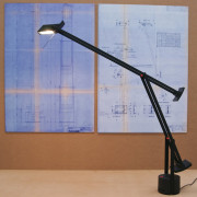 Czerwony akcent
Czerwone akcenty na czarnej...