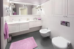 Łazienka - szarość biel i różowe dodatki