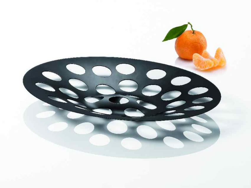 Ażurowa misa zapewnia dostęp powietrza, przez co...