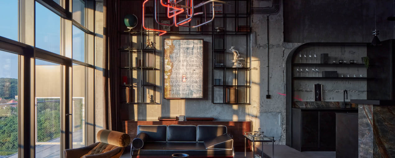 Modernizm, futuryzm i funkcjonalizm. Loft w klimacie wyścigów samochodowych