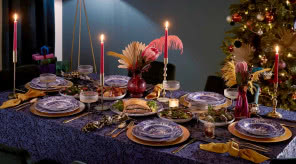 Dekoracje stołów na Boże Narodzenie w 7 kolorach. Nakrycia, które budują nastrój