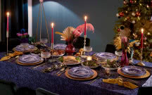 Dekoracje stołów na Boże Narodzenie w 7 kolorach. Nakrycia, które budują nastrój