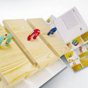 Czarne wazony Folki i Czerpak nawiązują do...