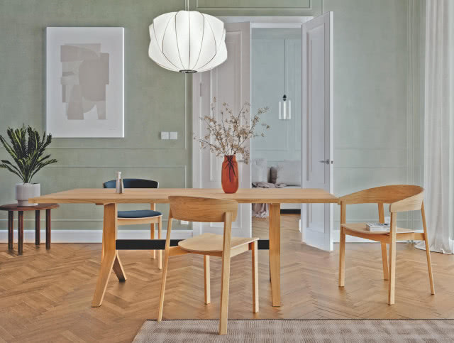 krzesło drewniane Fameg