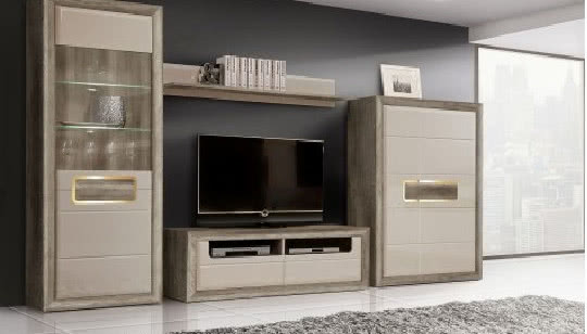 Wybieramy panele i kolory ścian do salonu