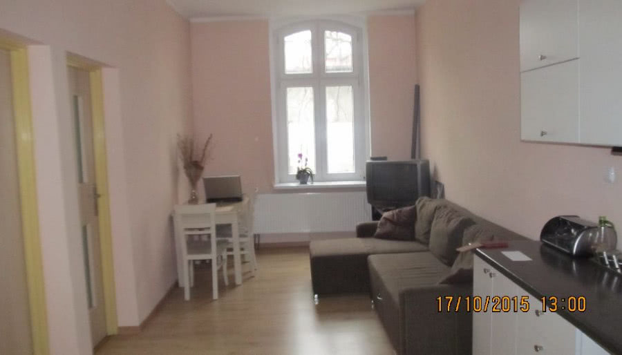 Jak poprawić wygląd salonu z aneksem?