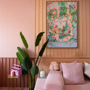 Pudrowy róż na ścianach - do jakich wnętrz i wystroju pasuje?