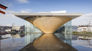 Geberit wspiera architekturę, która pomaga - wystawa Shigeru Bana w Krakowie