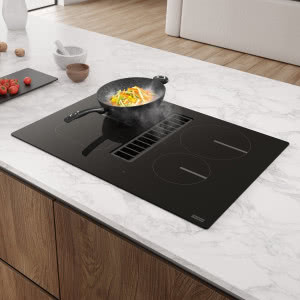 Płyta indukcyjna zintegrowana z okapem - jak działa, do jakiej kuchni pasuje i na co zwrócić uwagę przed zakupem? Praktyczny poradnik Franke