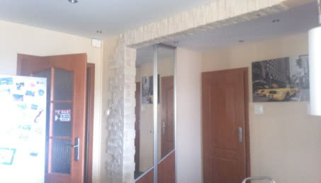 Kolor ścian a kamień dekoracyjny