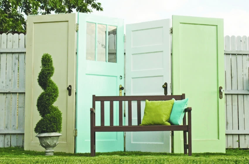 Parawan ogrodowy ze starych drzwi,...