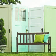 Ławka ze starych drzwi, Luke Greving.