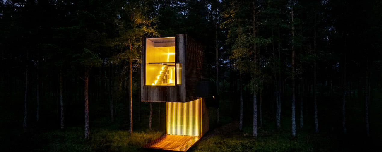 Dom, który przypomina cyklopa. 19m2 na jednej nodze!