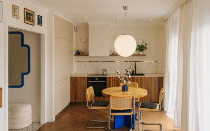 Klimatyczne mieszkanie w odcieniach ciepłego beżu