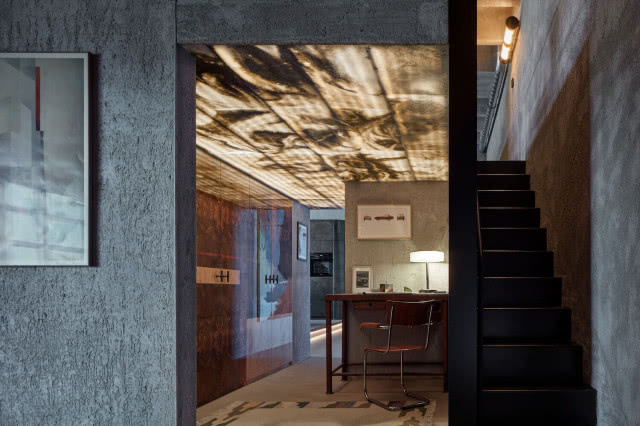 podświetlany sufit loft