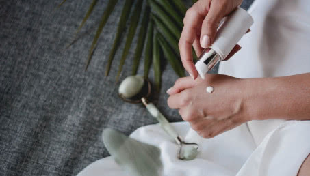 Kremy do twarzy: jak wybrać najlepszy? Radzi kosmetolog