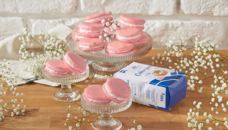 Domowe makaroniki - elegancki prezent lepszy niż kwiaty