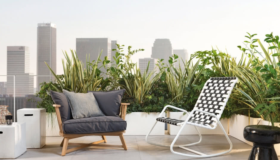 Salon pośród zieleni