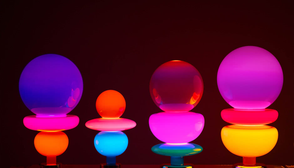 Rzeźby świetlne Michała Korchowca: non stop kolor