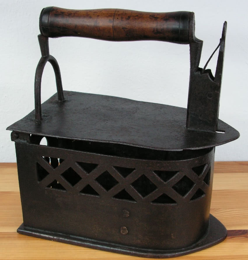 Żelazko węglowe, bretońskie, Francja, XIX w.