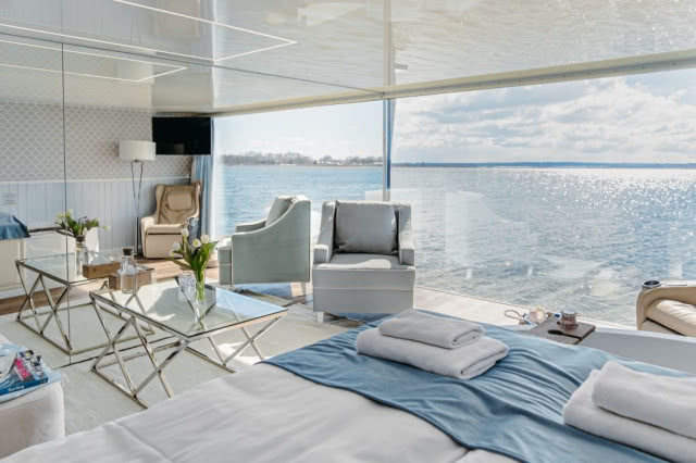 salon w domu na wodzie