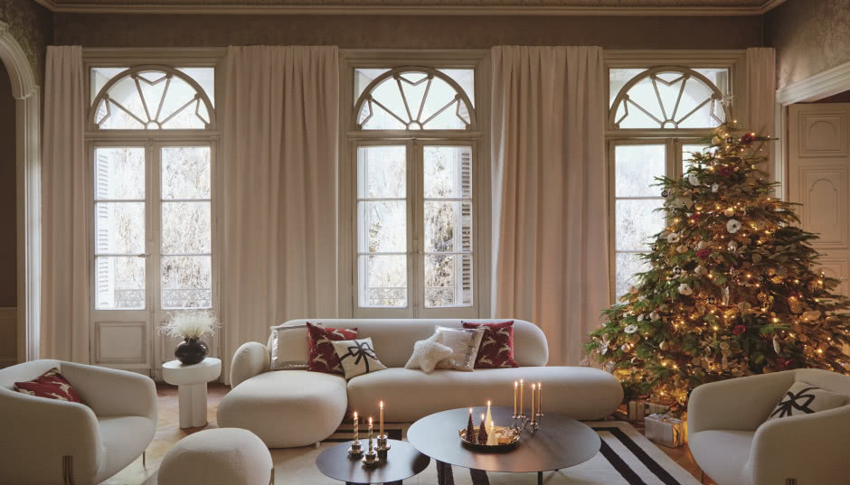 Świąteczne wnętrza 2023 - trendy na bożonarodzeniowy wystrój  domu