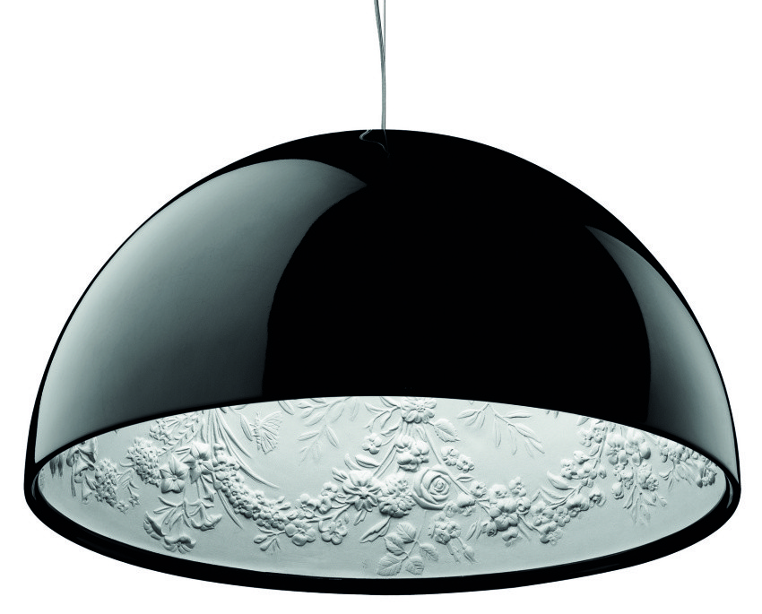 Nowoczesna powłoka kryje
rokokowe wnętrze. Aż...