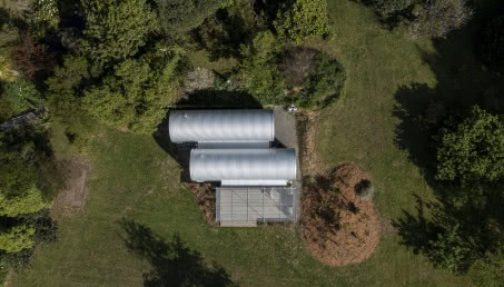 Kompaktowy dom przypomina barak! Można go z łatwością przenieść w inne miejsce