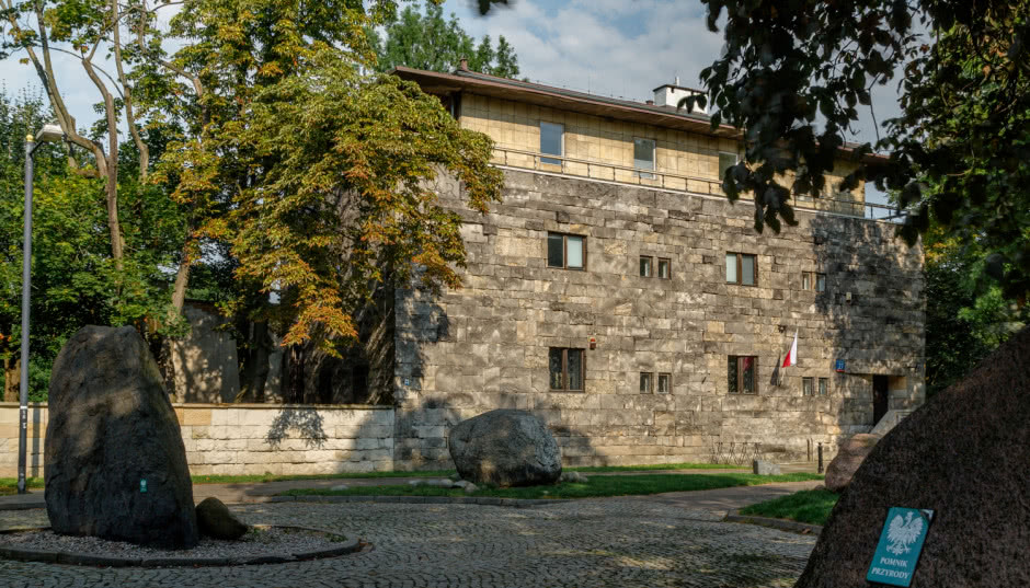 Willa Pniewskiego wystawiona na sprzedaż! Czy uda się uratować modernistyczny budynek?