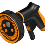 Zraszacz oszczędzający wodę, podstawa metalowa