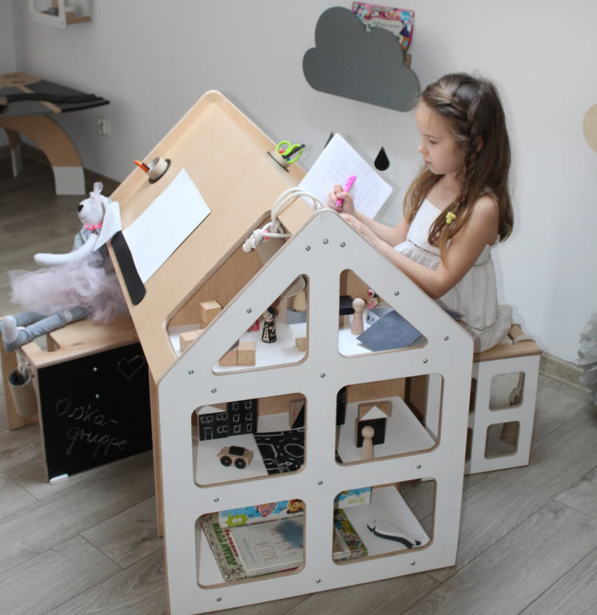 Drewniane biurko domek Familiok, Olokka Gruppe