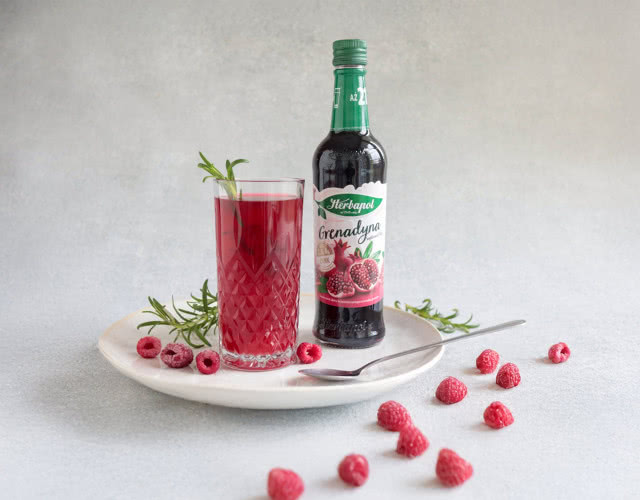 Odkryj wyjątkowe koktajle z Grenadyną Herbapolu - smak, kolor i radość na każdą okazję!