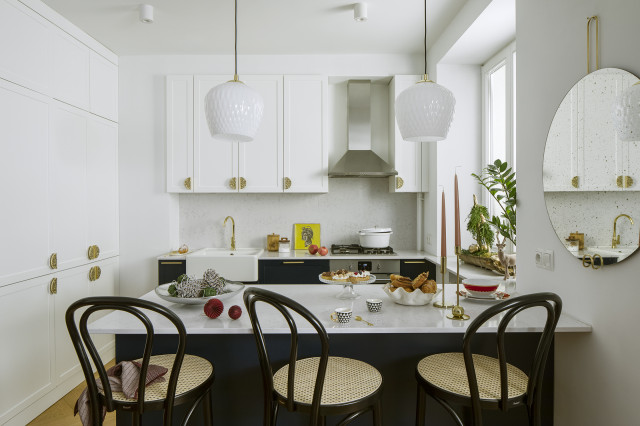 Biała kuchnia w stylu vintage