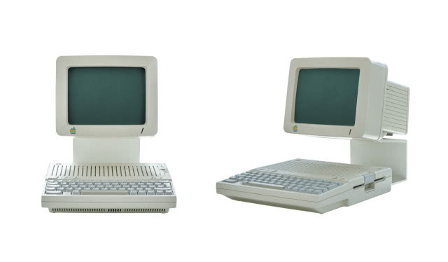 Pierwszy Macintosh - ujęcie z boku i en face