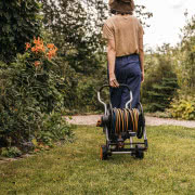 Zraszacz oszczędzający wodę, podstawa metalowa