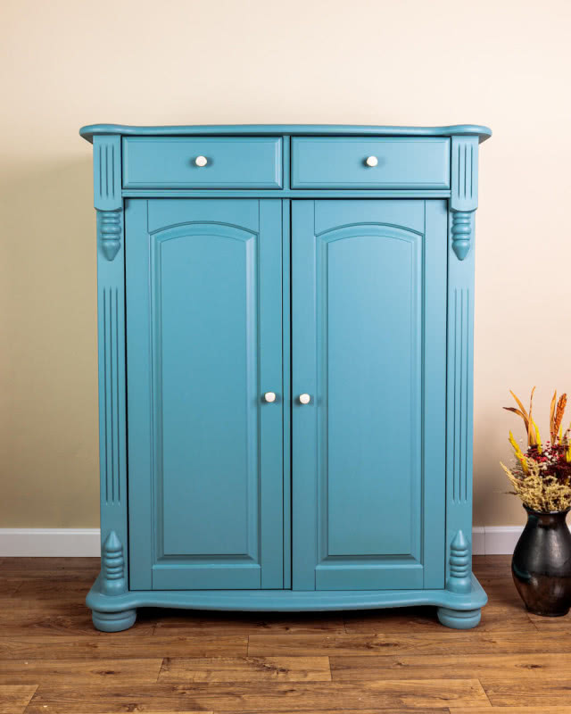 Malowanie starej szafy