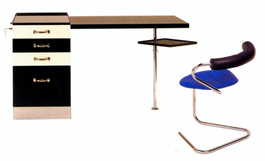 Projekt biurka M45-1 pochodzi z 1924/27 roku i...