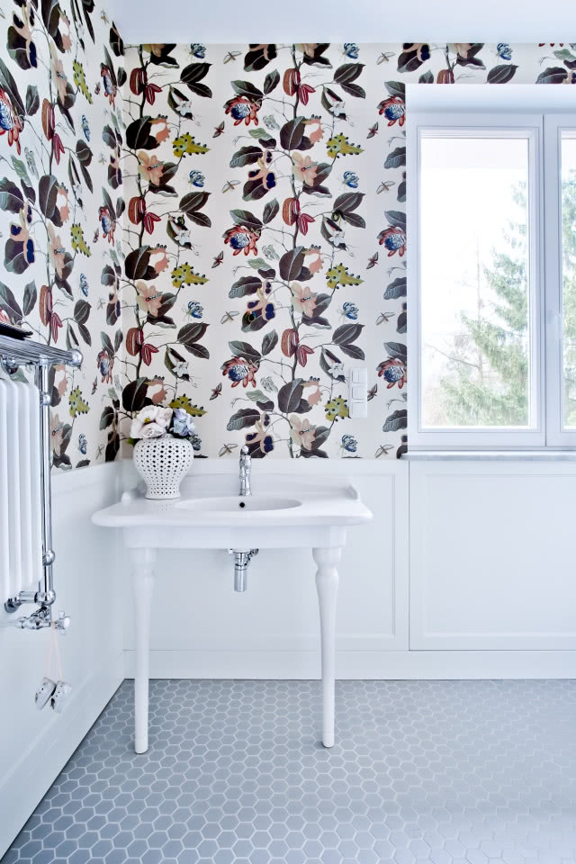 Umywalka wisząca z konsolą