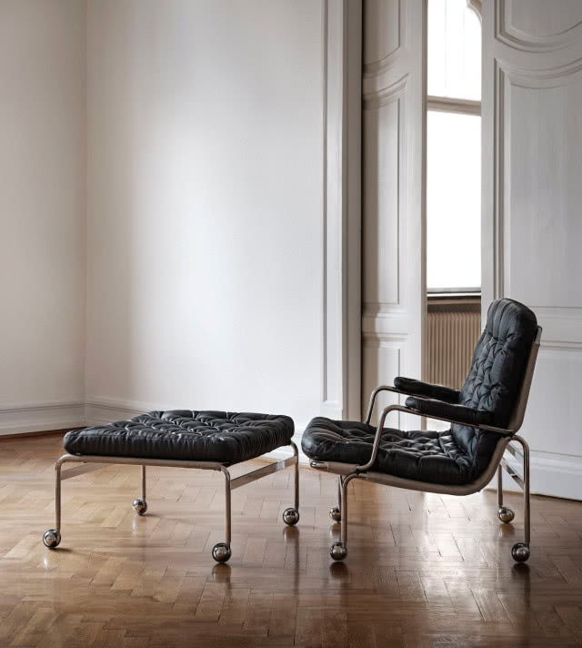 Duxiana, fotel Karin, jodełka na podłodze, drzwi przesuwne